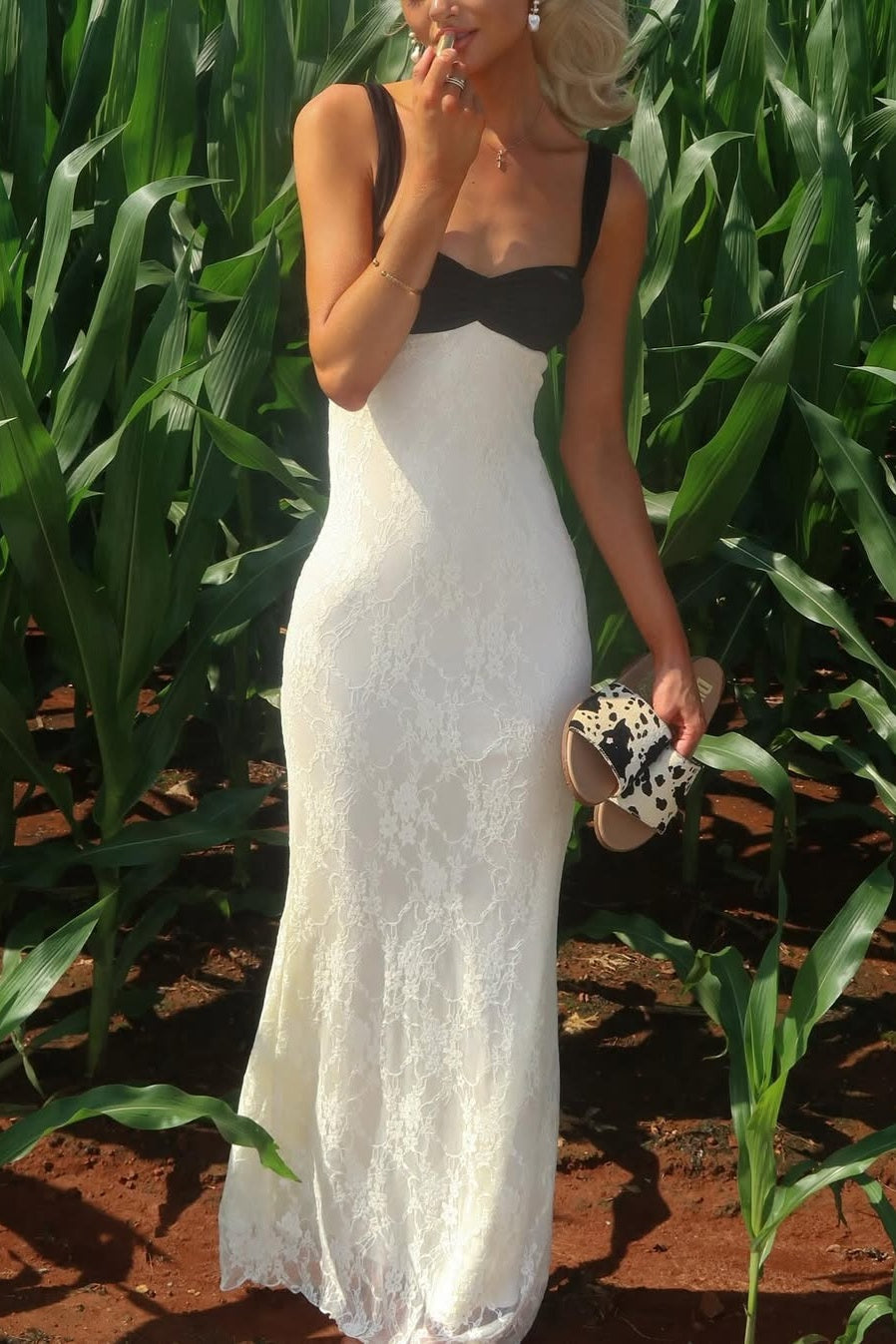 Chic Mermaid Sweetheart White and Black Lace Long Prom Dress with Ruched