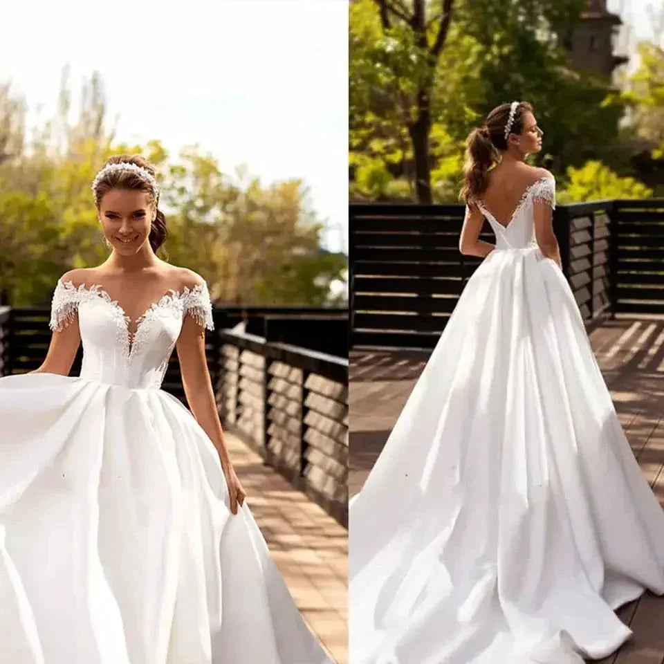 Custom Made Princess Wedding Dress A Line Beaded Lace Appliques Bride Dresses Illusion Back Party Dress Long Train Wedding Gowns (ZD14102)