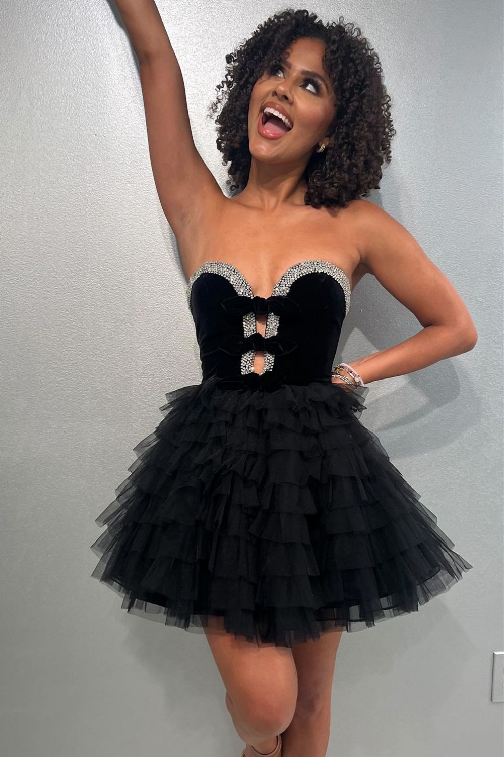 Cute Black A-Line Sweetheart Short Tulle Homecoming Dress With Beding - FashionDia
