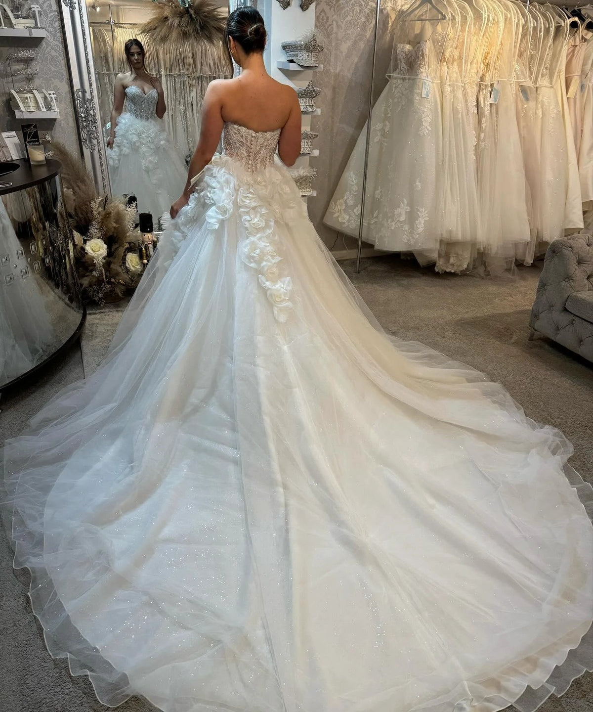 Elegant A-line Strapless Sleeveless Lace Sequined Tulle Wedding Dresses (ZD15592)