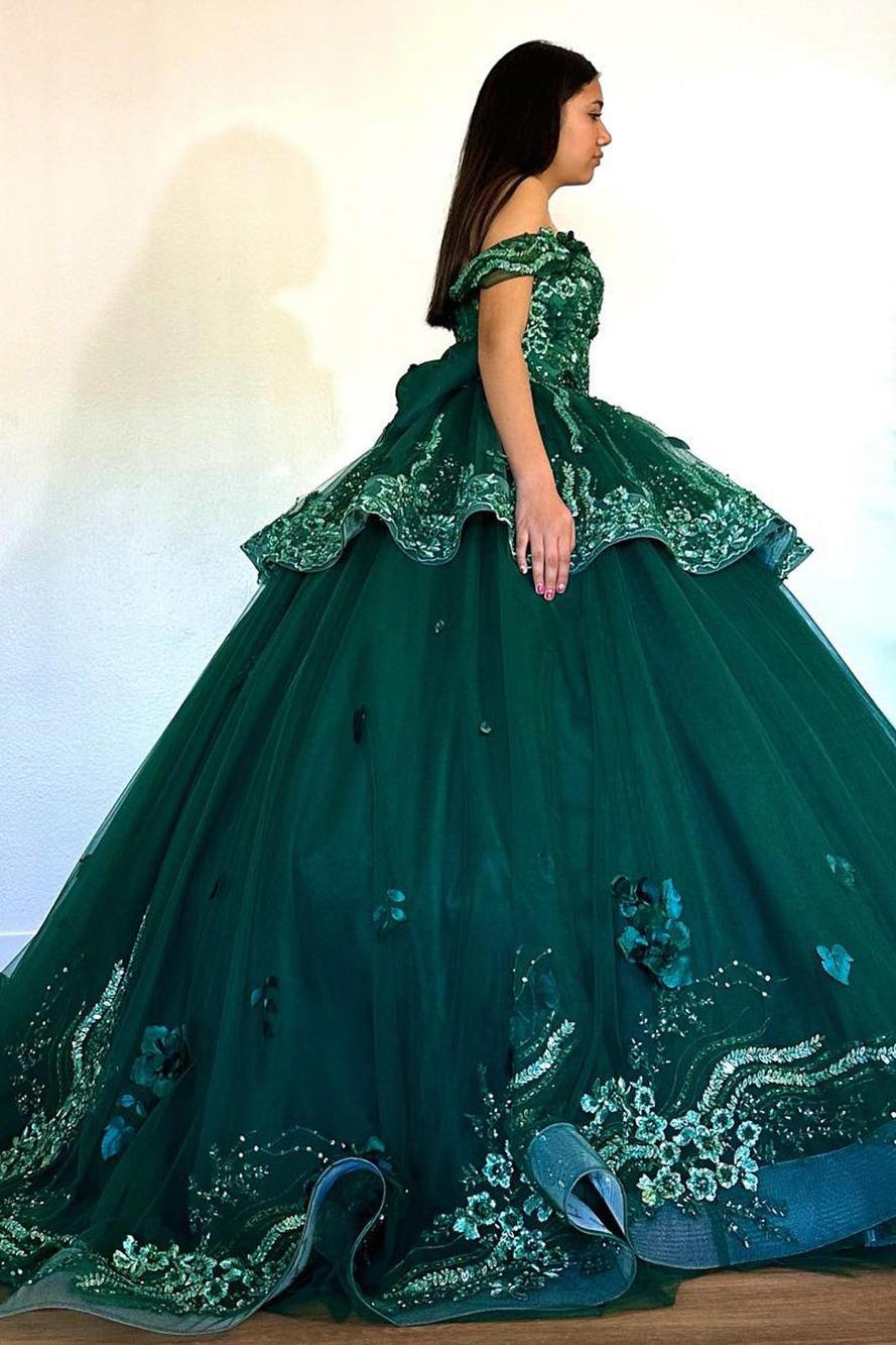 Elegant Ball Gown Off Shoulder Flower Lace Appliques Tiered Sweep Train Emerald Green Tulle Quinceanera Dress For Sweet 16