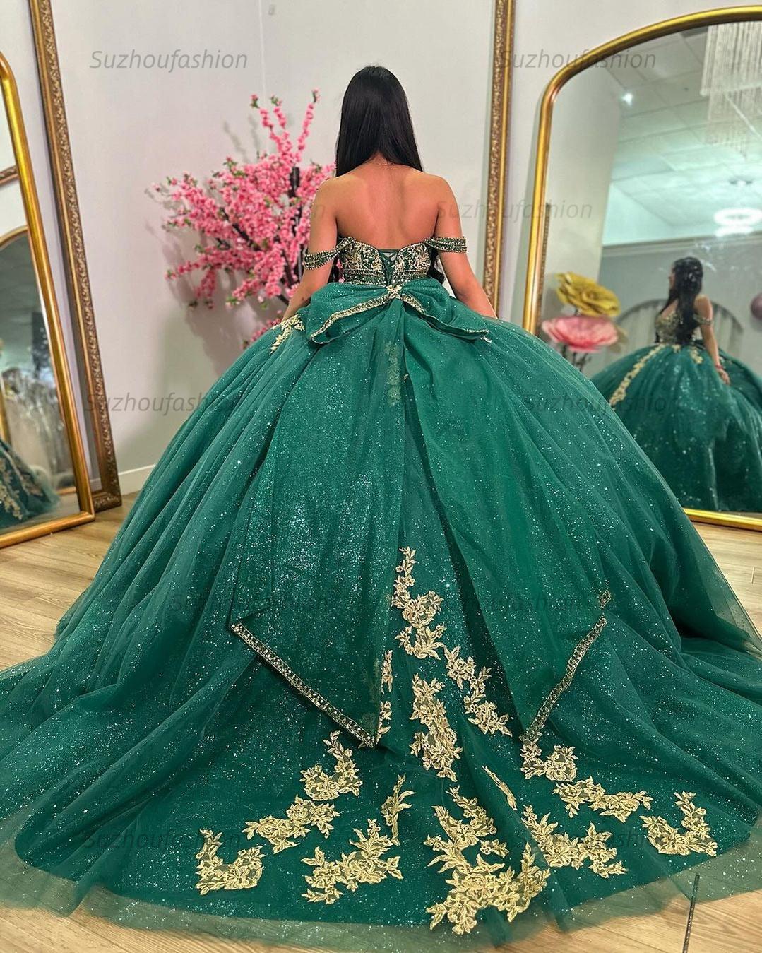 Elegant & Luxury Ball Gown Off Shoulder Gold Appliques Emerald Green Tulle Princess Birthday Party Dress Quinceanera Dress For Sweet 16