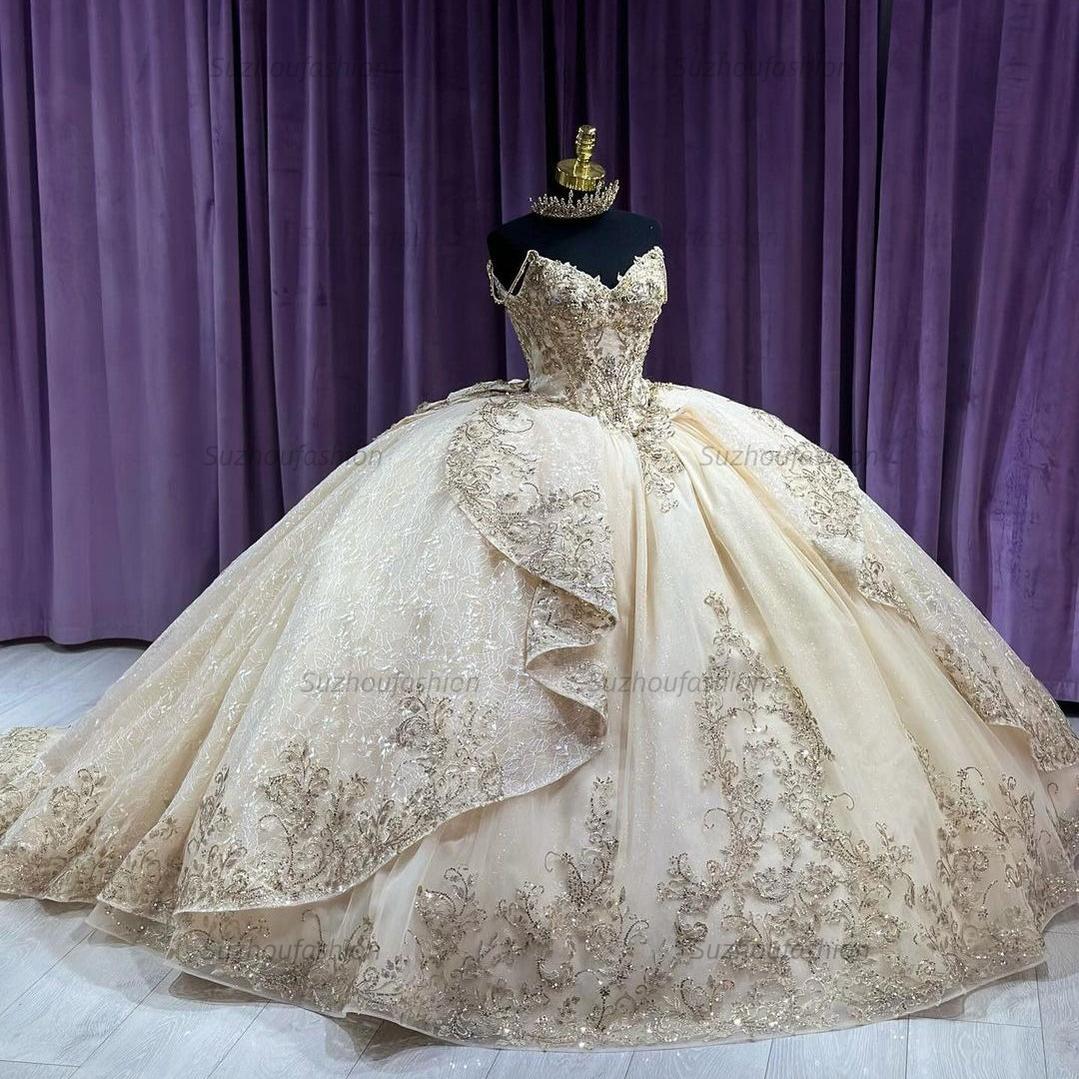 Elegant & Luxury Ball Gown Sweetheart Neck Spaghetti Straps Lace Appliques Beaded Tiered Ruffles Champagne Tulle Quinceanera Dress Ball Gown For Sweet 16