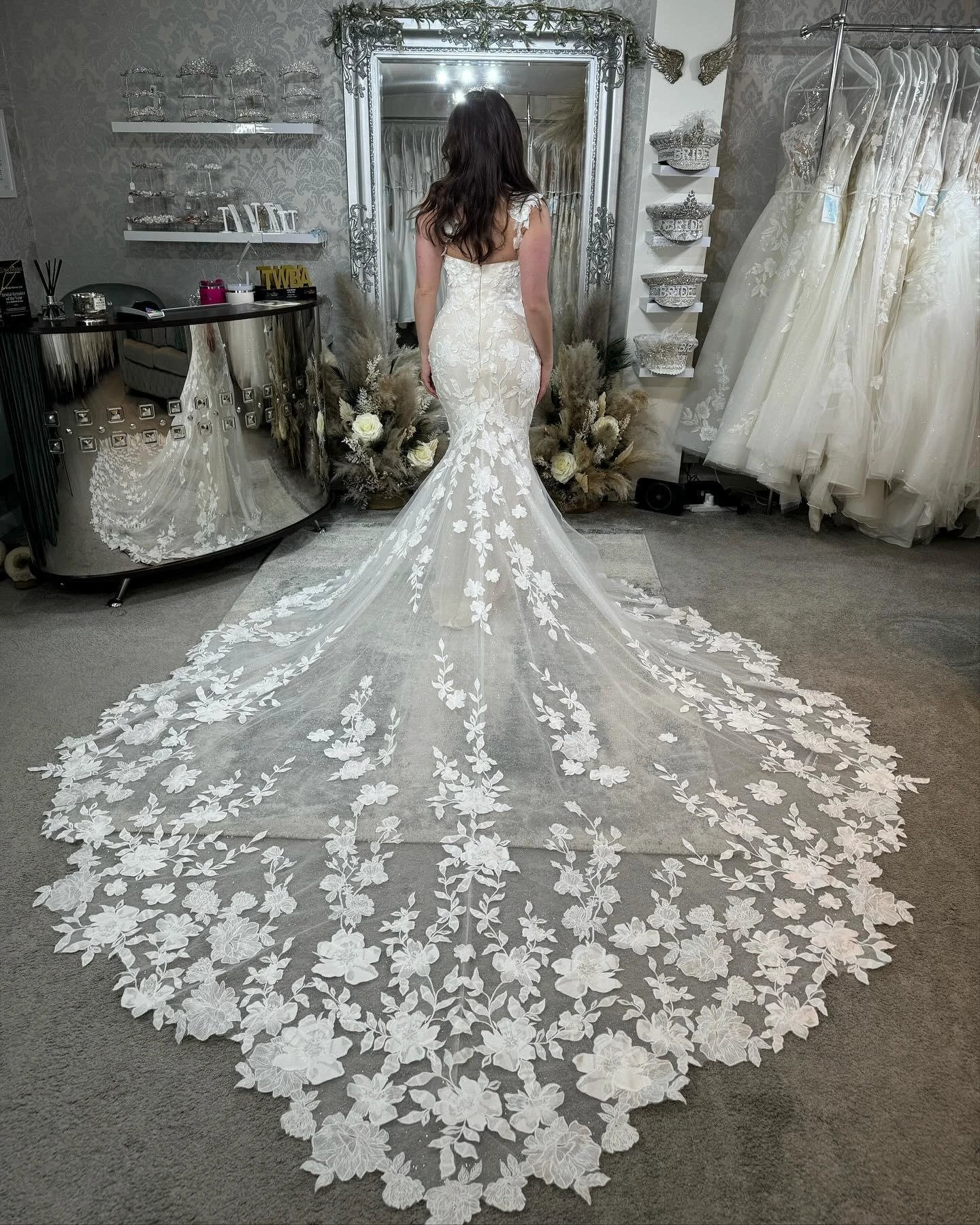 Elegant Mermaid Off-the-shoulder Sleeveless Appliques Tulle Lace Train Wedding Dress (ZD15585)