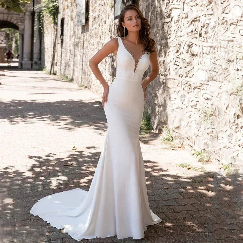 Elegant Mermaid Wedding Dress Women V-Neck Sleeveless Sweep Train Satin Spaghetti Strap Bridal Gown Button Back Vestido De Novia (ZD13520)