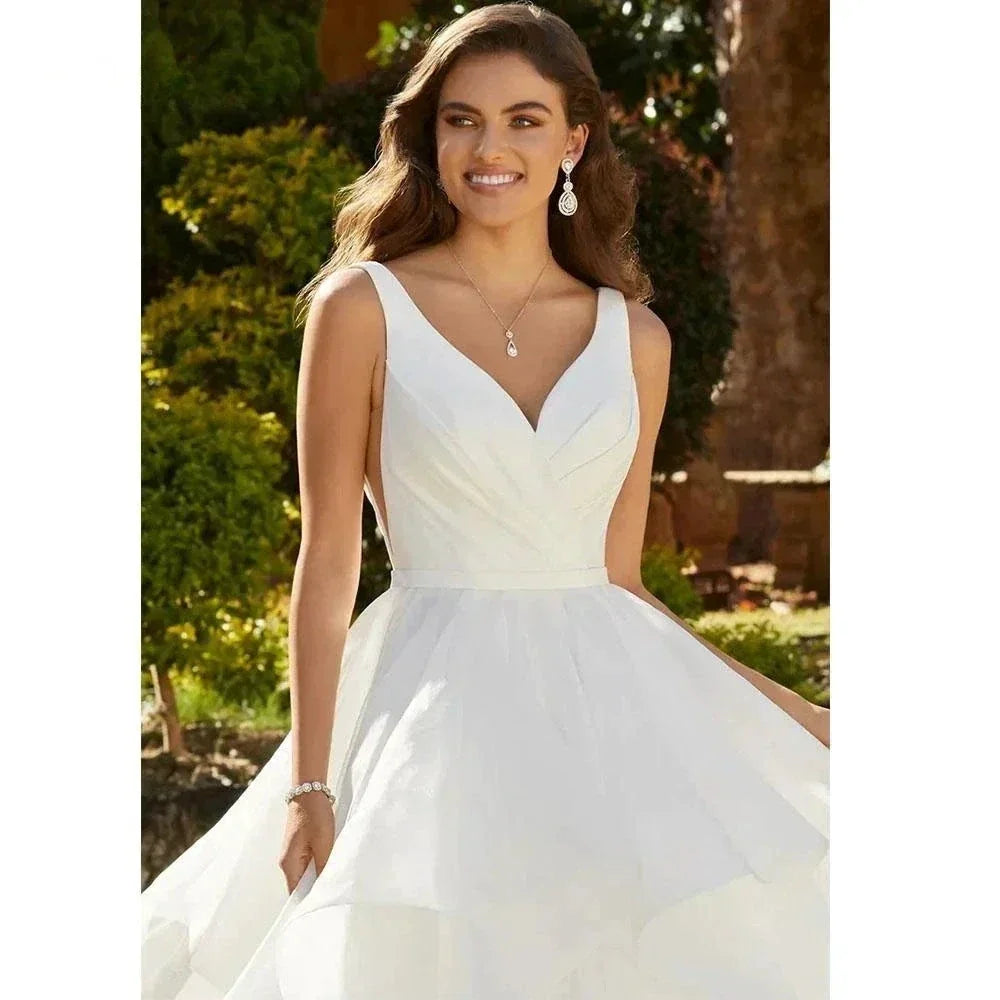 Elegant Ruffles Wedding Dresses For Women V-Neck Backless Bridal Gowns A-Line Sleeveless Vestidos De Novia (ZD14073)