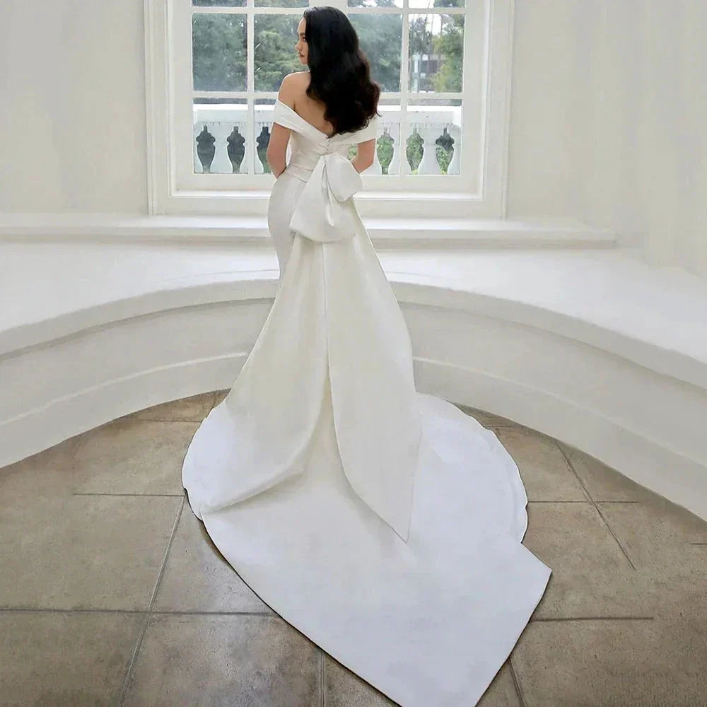 Elegant White Satin Gown with Off the Shoulder Pleated Mermaid Sweep Train Floor-Length Evening Gown for Women vestidos de novia (ZD14208)