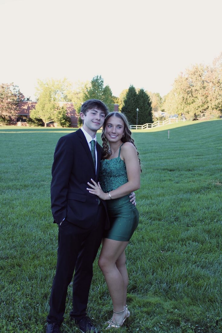 Emerald Green Sheath Satin Homecoming Dress With Appliques