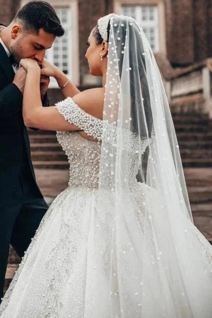 Extravagant Princess Long A-line Off-the-shoulder Glitter Lace Sleeveless Wedding Dresses with Pearls (ZD15635)