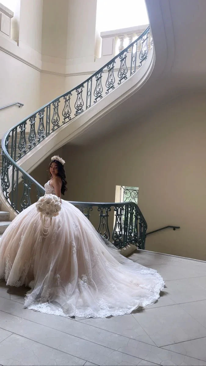 Stunning Lace Appliques Ball Gown Wedding Dresses Princess Dress Y4593 by simplepromdress