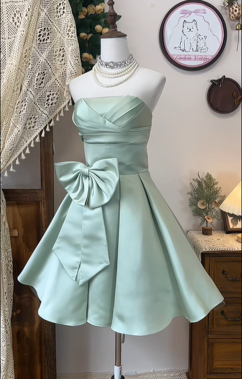 Cute Green Strapless Satin Pleated Bow Homecoming Dress Short Birthday Outfits