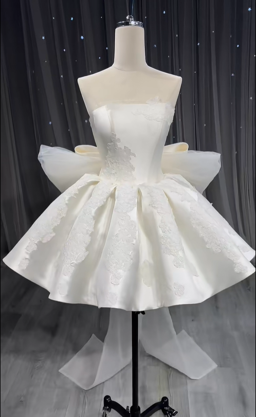 Fairy White Strapless Satin Appliques A-Line Birthday Outfits Short Homecoming Dress With Bow - FashionDia