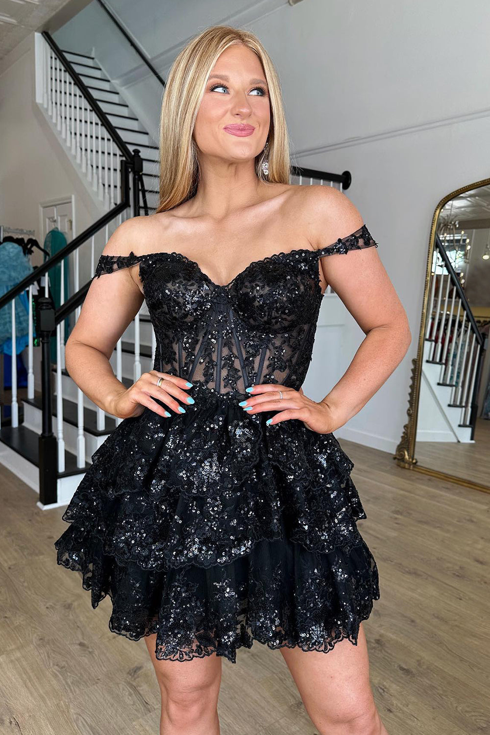 Golden Homecoming Dresses A-Line Tiered Lace Short Cocktail Dresses