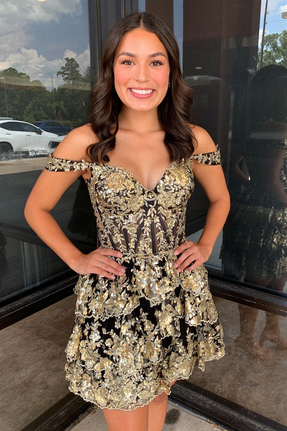 Golden Homecoming Dresses A-Line Tiered Lace Short Cocktail Dresses