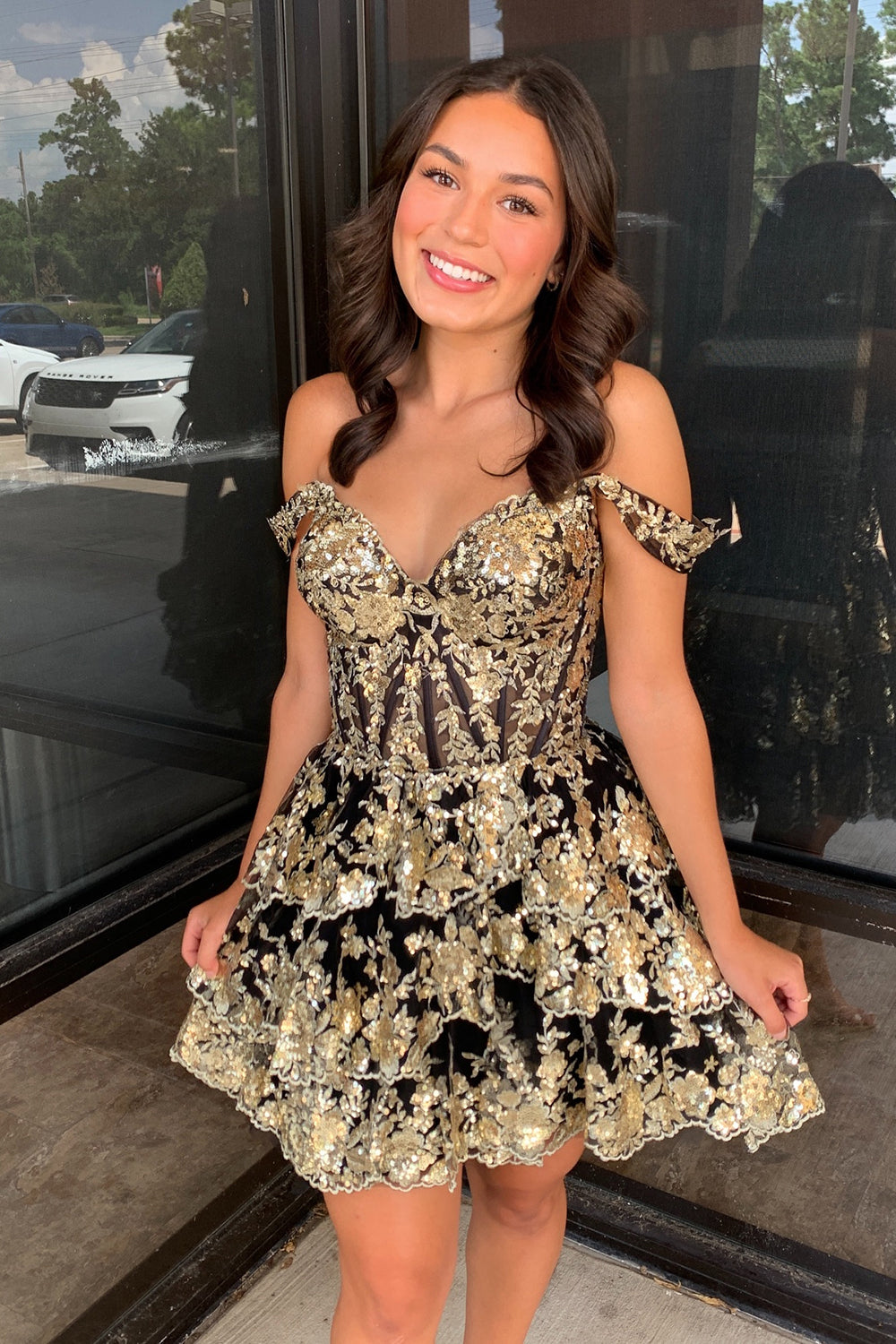 Golden Homecoming Dresses A-Line Tiered Lace Short Cocktail Dresses