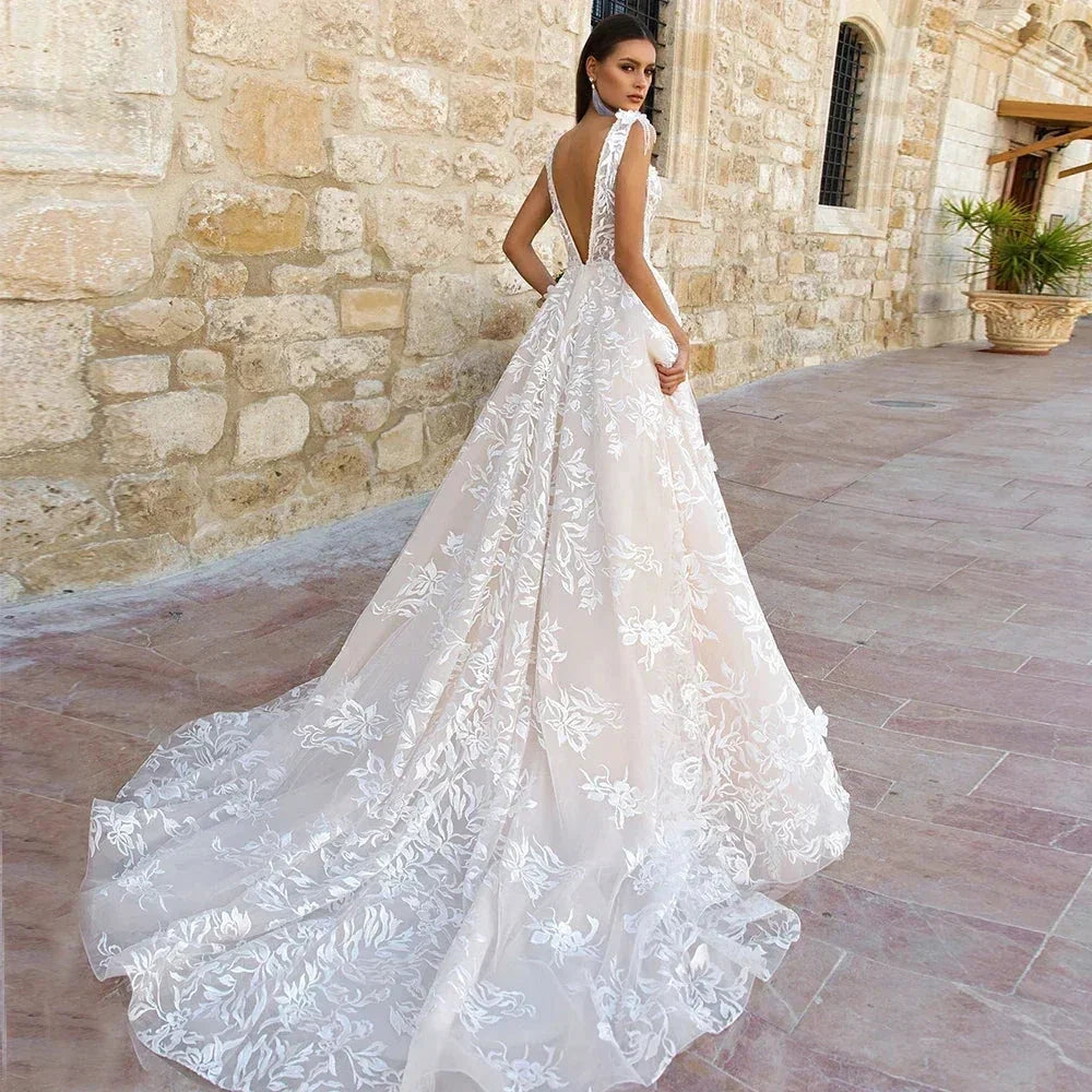 Gorgeous A-line Tulle Appliques Lace Wedding Dress V-neck Vestidos De Novia Open Back Princess Vestido De Noiva (ZD14069)