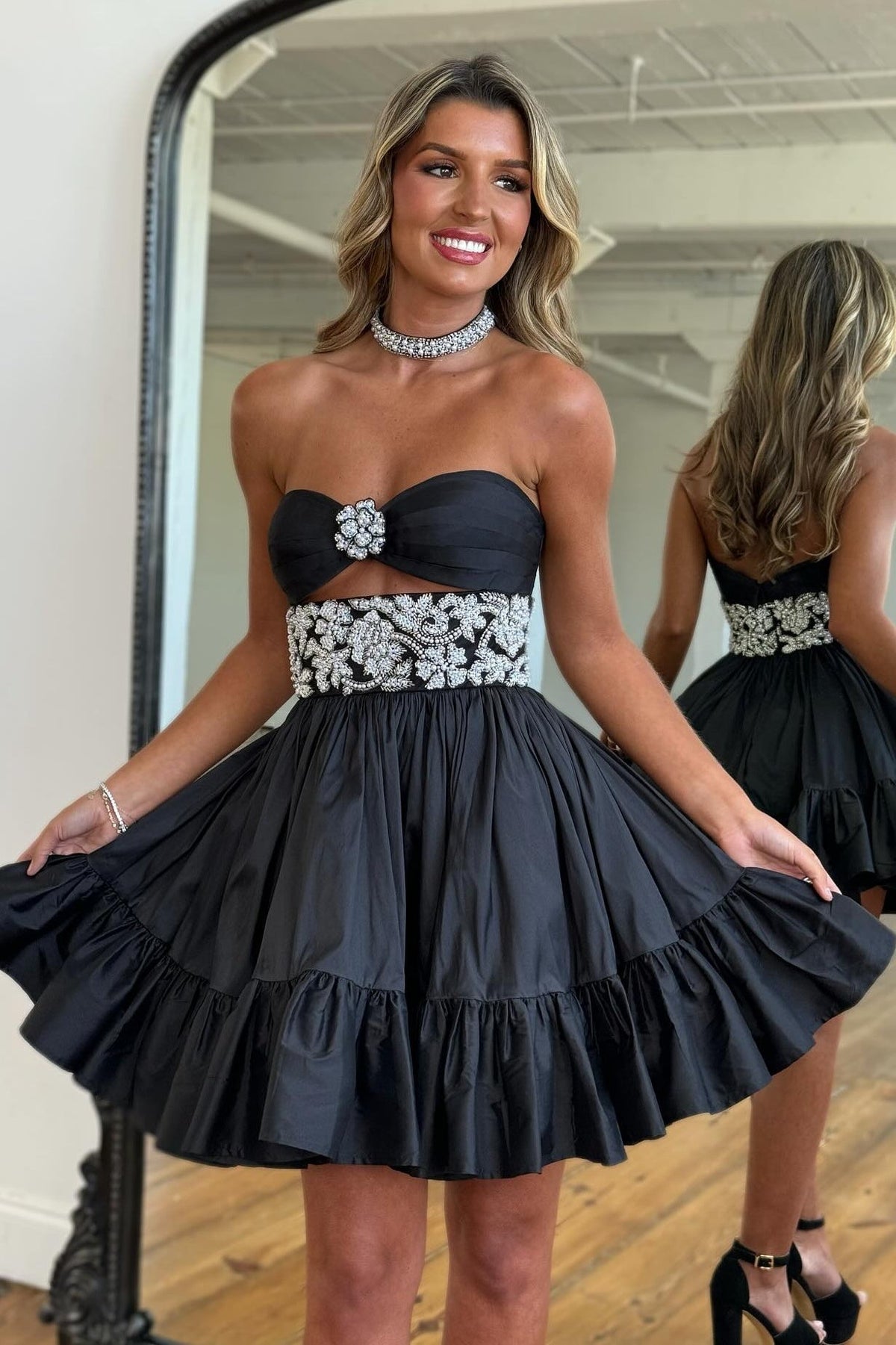 Gorgeous A-Line Sweetheart Black Short Homecoming Dress with Beading - FashionDia