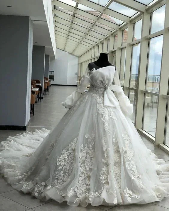 Luxurious White Wedding Dress With Trail,White Bridal Dress (ZD13699)
