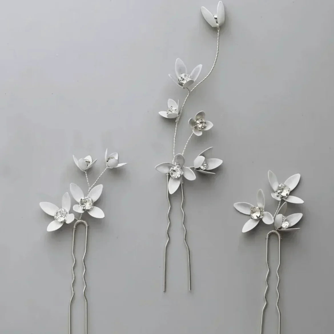 Rhinestones Crystal Hair Pin Clip White Flower Head Piece Women Brides Bridesmaids Hairpins Wedding Accessories Bridal Jewelry silver color