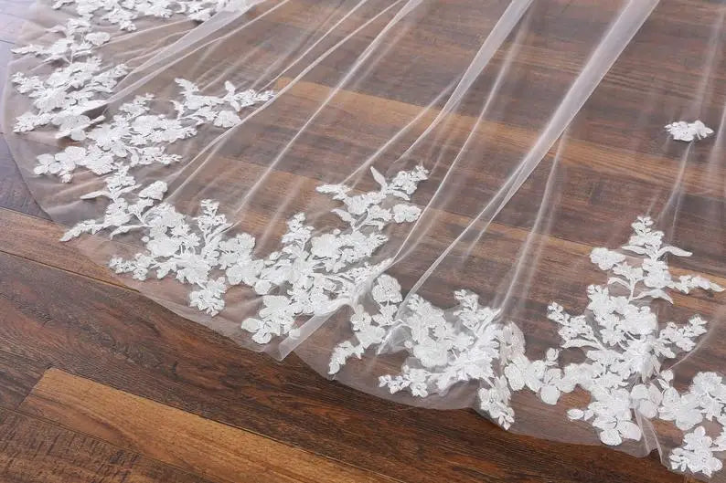 1 Layer Extra Wide Tulle Lace Wedding Veil Cathedral Length Bridal Veil Metal Comb