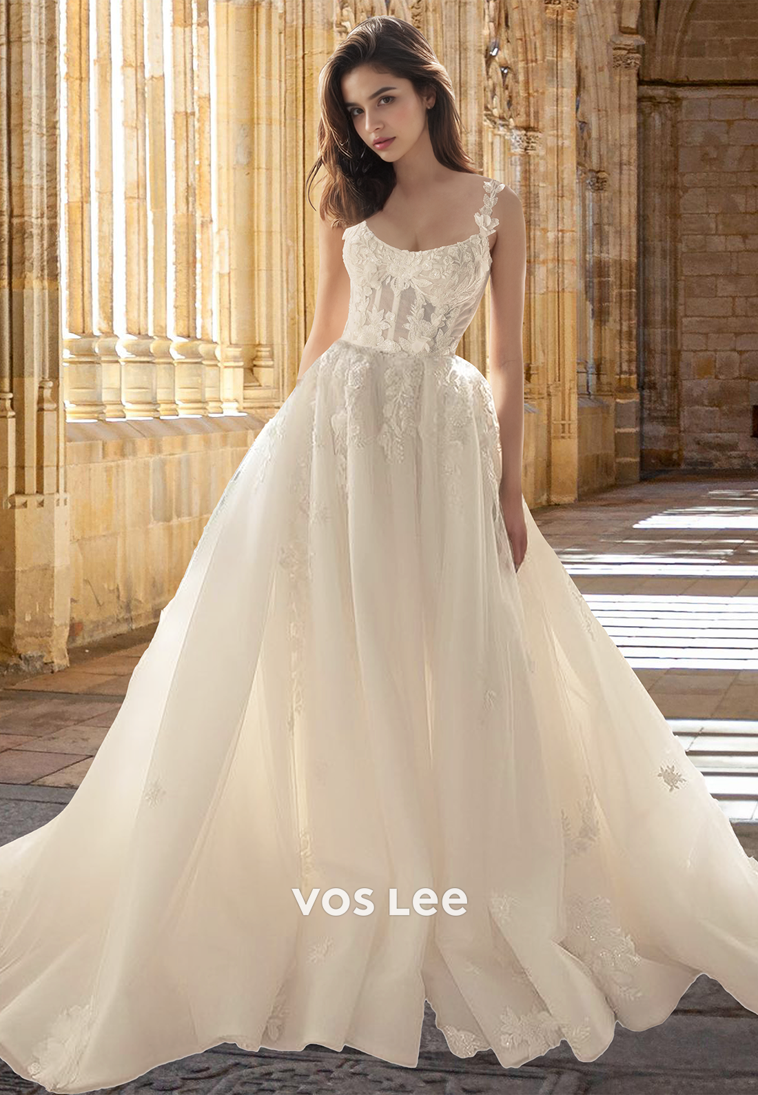 Romantic A-Line Scoop Neck Straps Appliques Lace Wedding Dress Bridal Gowns with Train