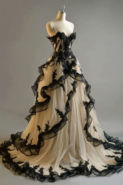 Gorgeous Black Tulle Appliques Evening Dress Strapless Wedding Dress