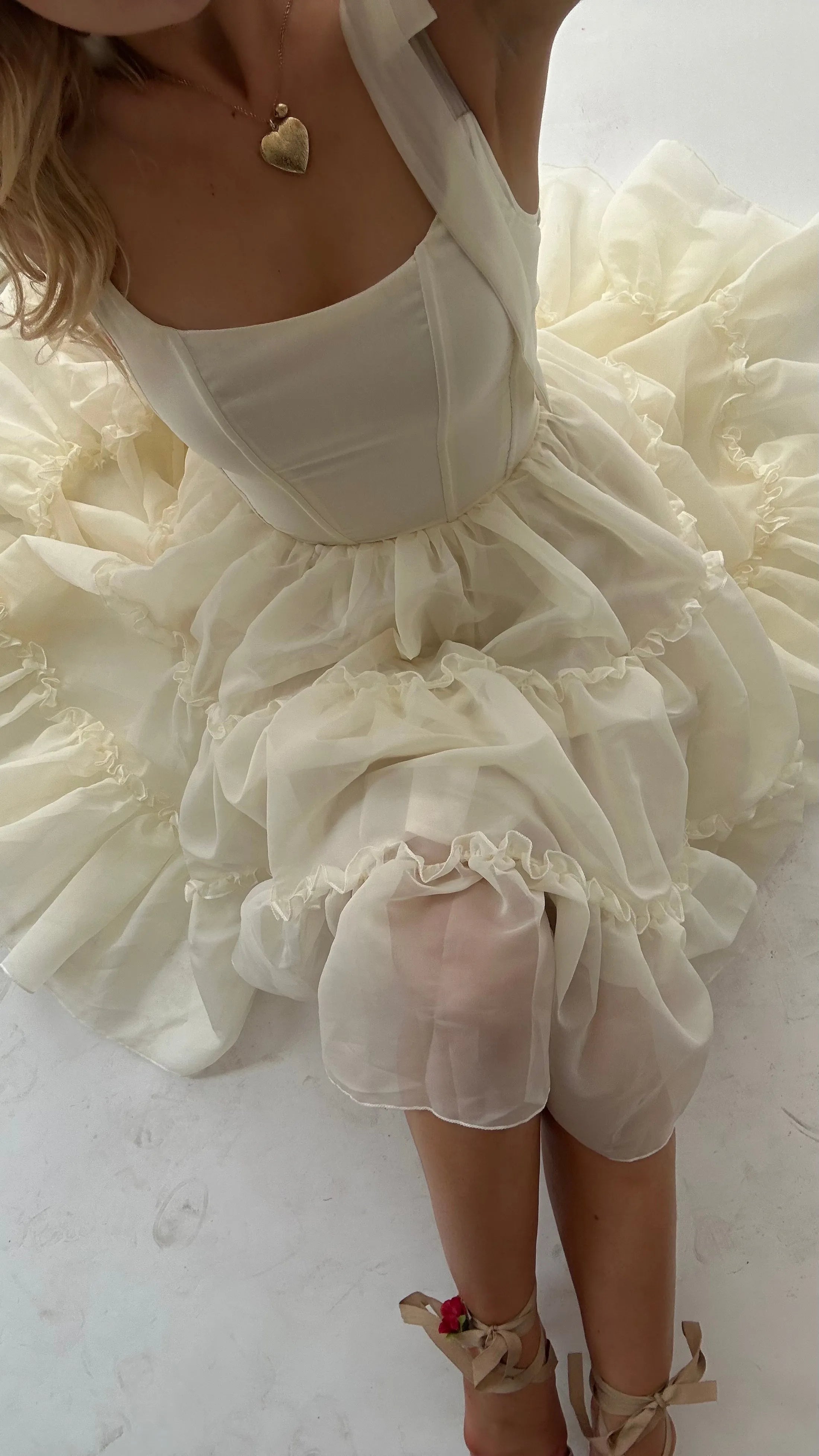 Creamy Organza Prom Dresses Off The Shoulder With Bow Tiered Formal Evening Dresses Knee Length Women Party Gown