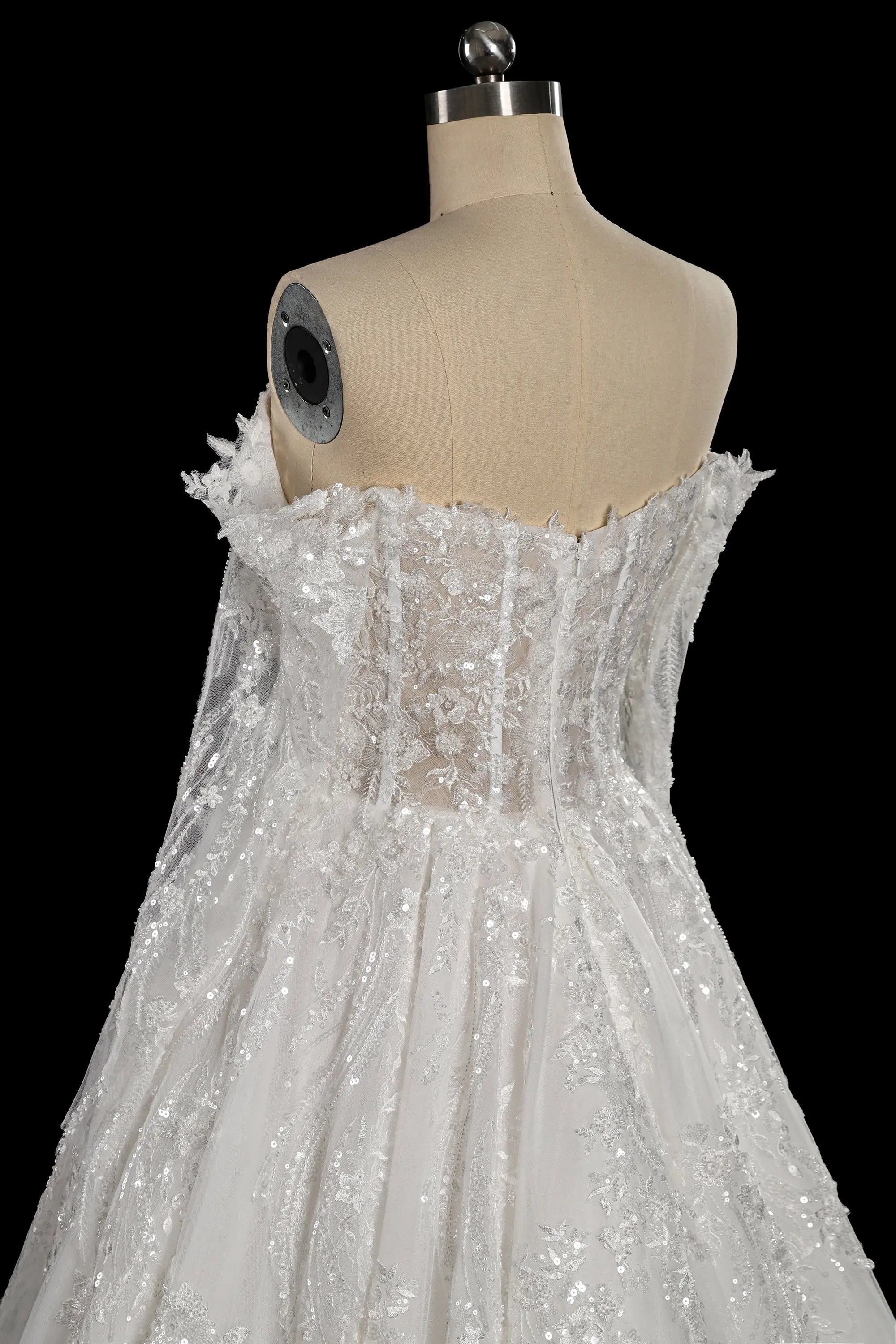 Luxury White Off-the-Shoulder Long Sleeve Lace Tulle Ball Gown Wedding Dress ZP068