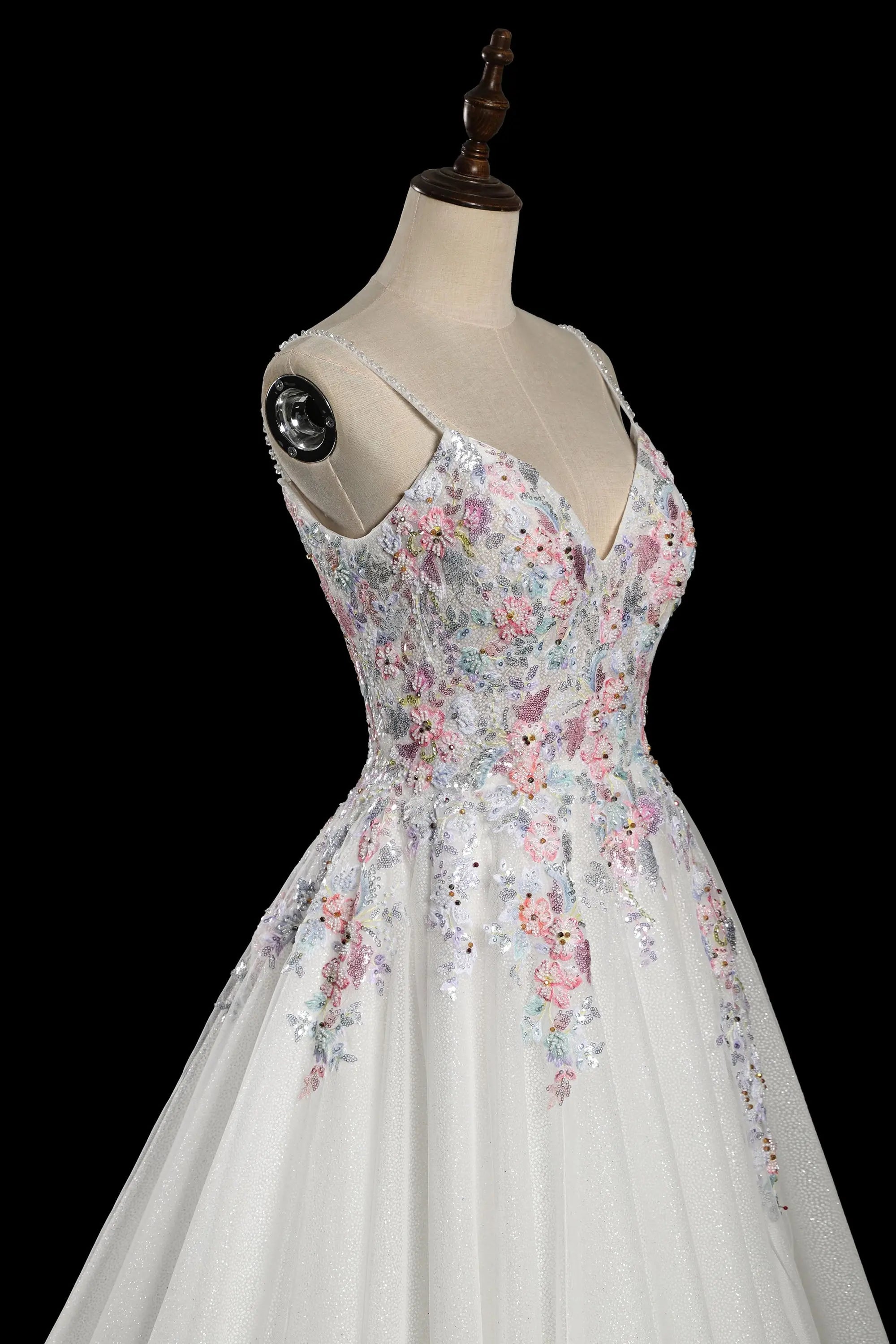 Glamorous White Floral Applique A-Line Tulle Wedding Dress with Train ZP066