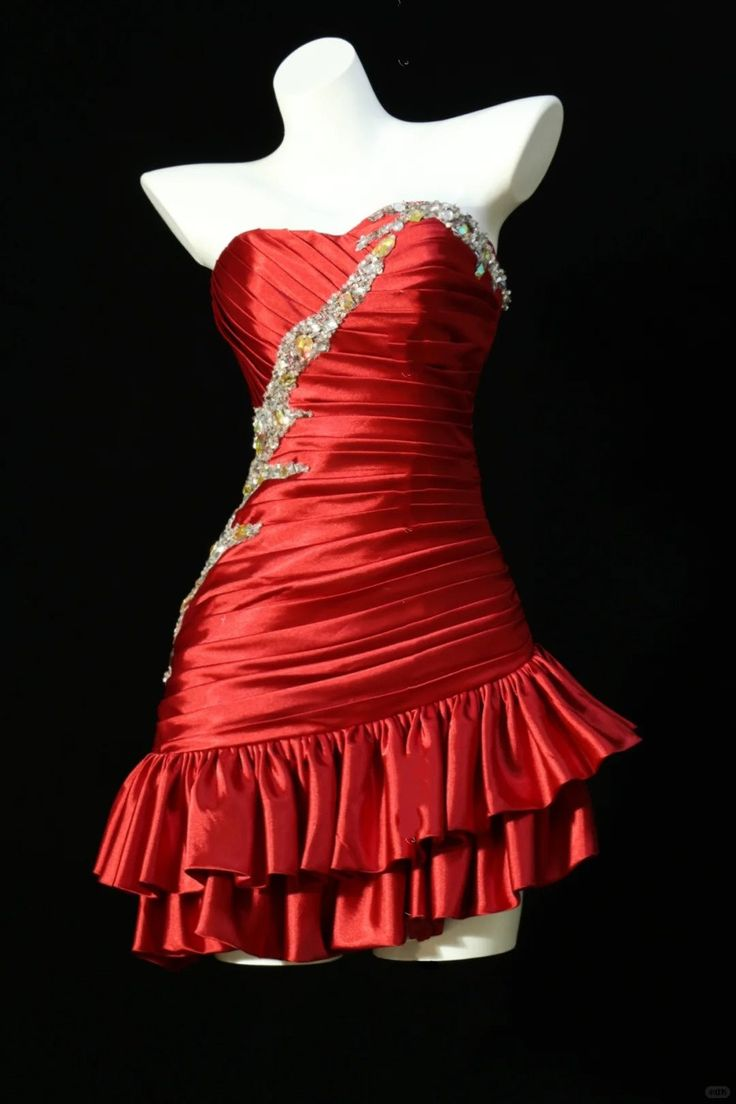 Vintage Strapless Red Satin Pleated Ruffle Cocktail Dress Sheath Short 8th Grade Homecoming
