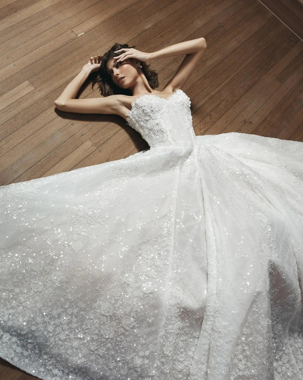 Luxury White Straples Beaded Sequin Wedding Dress ZP149