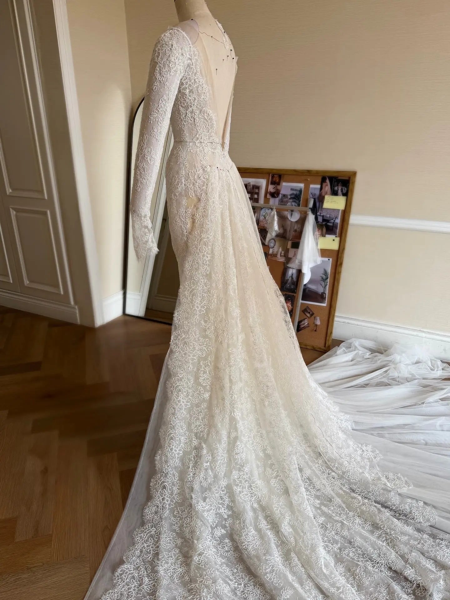 Romantic Ivory Long Sleeve Lace Mermaid Wedding Dress with Overskirt ZP076