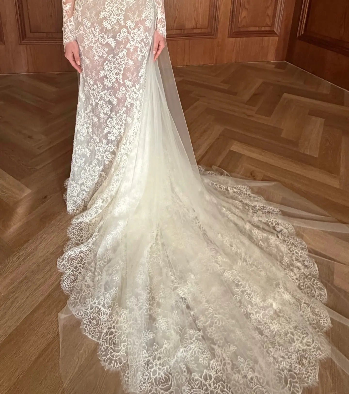 Romantic Ivory Long Sleeve Lace Mermaid Wedding Dress with Overskirt ZP076