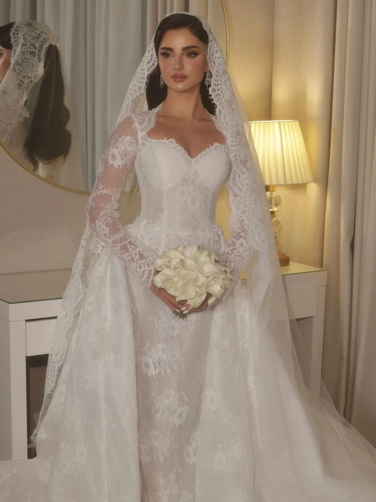 Luxury Lace Sweetheart Long Sleeve Wedding Dress ZP183