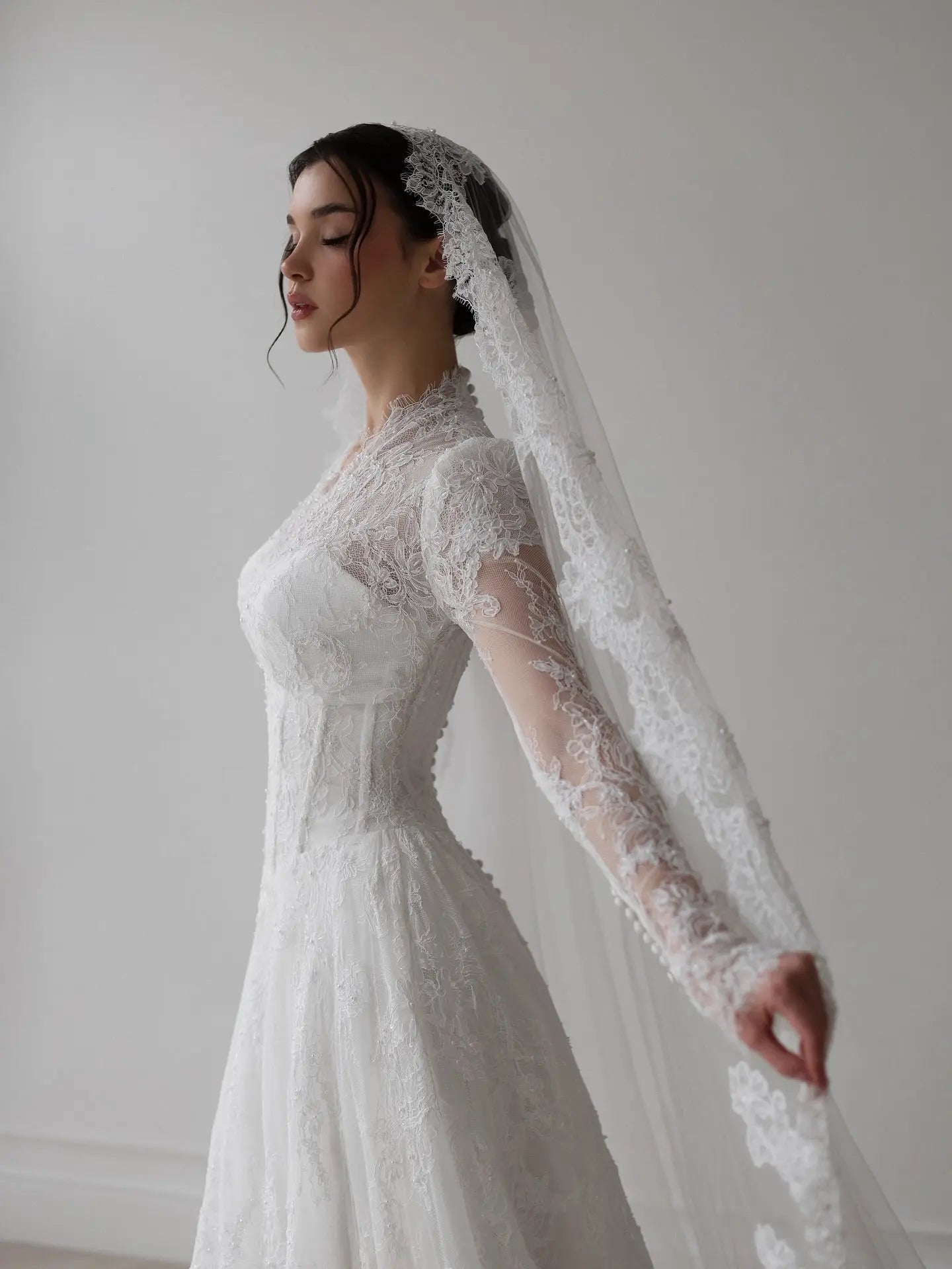 Romantic White Lace Long Sleeve A-Line Wedding Dress with Veil ZP109