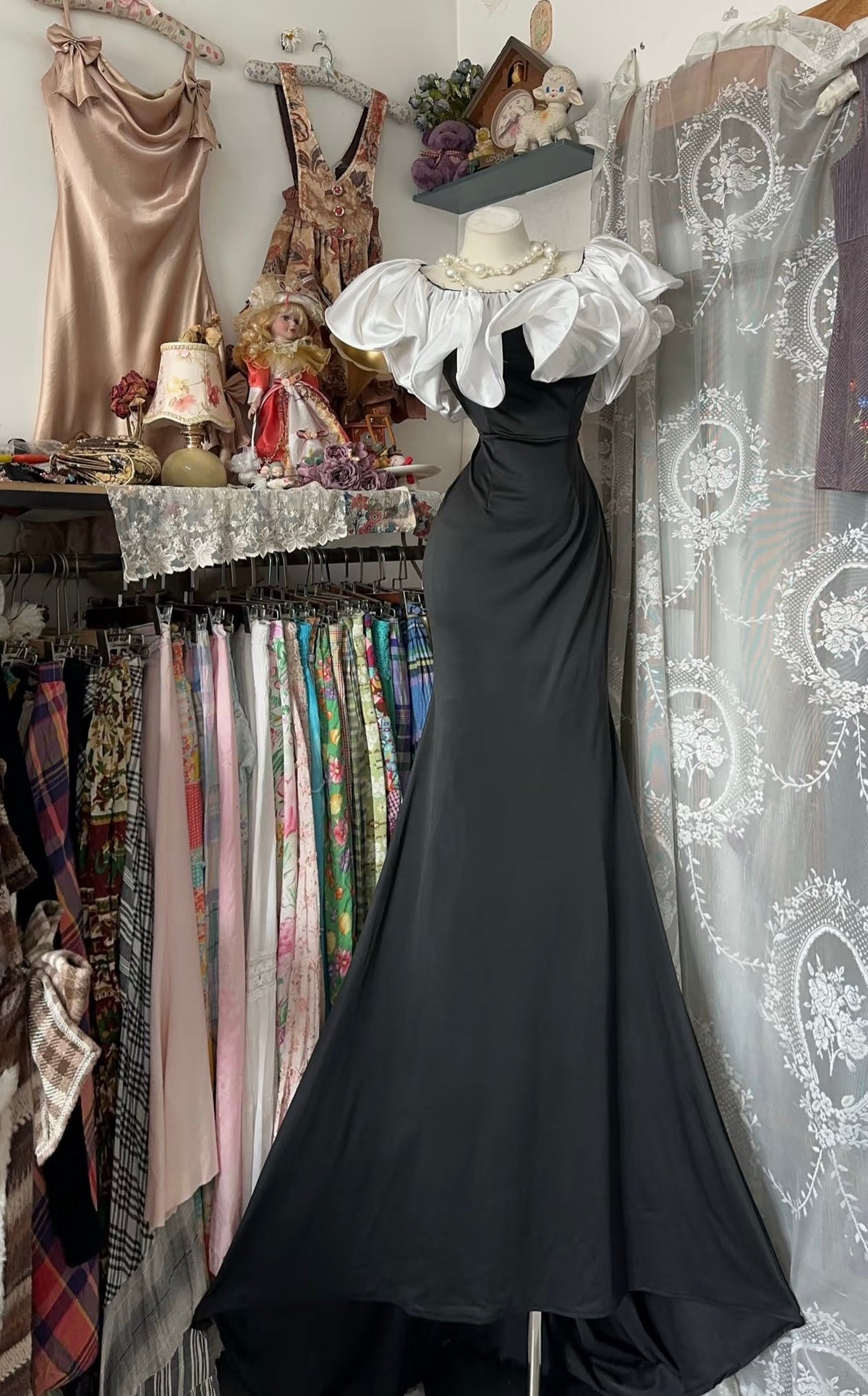 Ruffle Off-the-Shoulder Black Prom Dress Mermaid Formal Party Dress