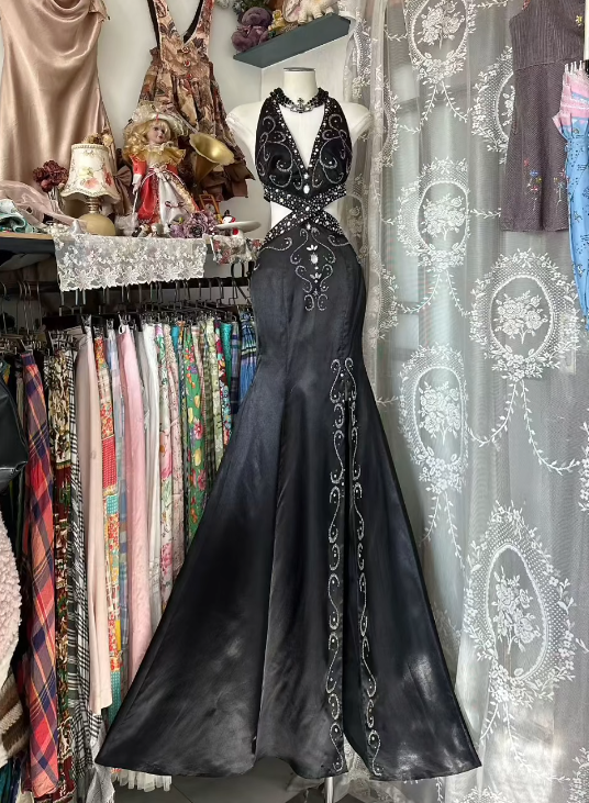 Beaded V-Neck Black Mermaid Prom Dress Sexy Backless Evening Dress