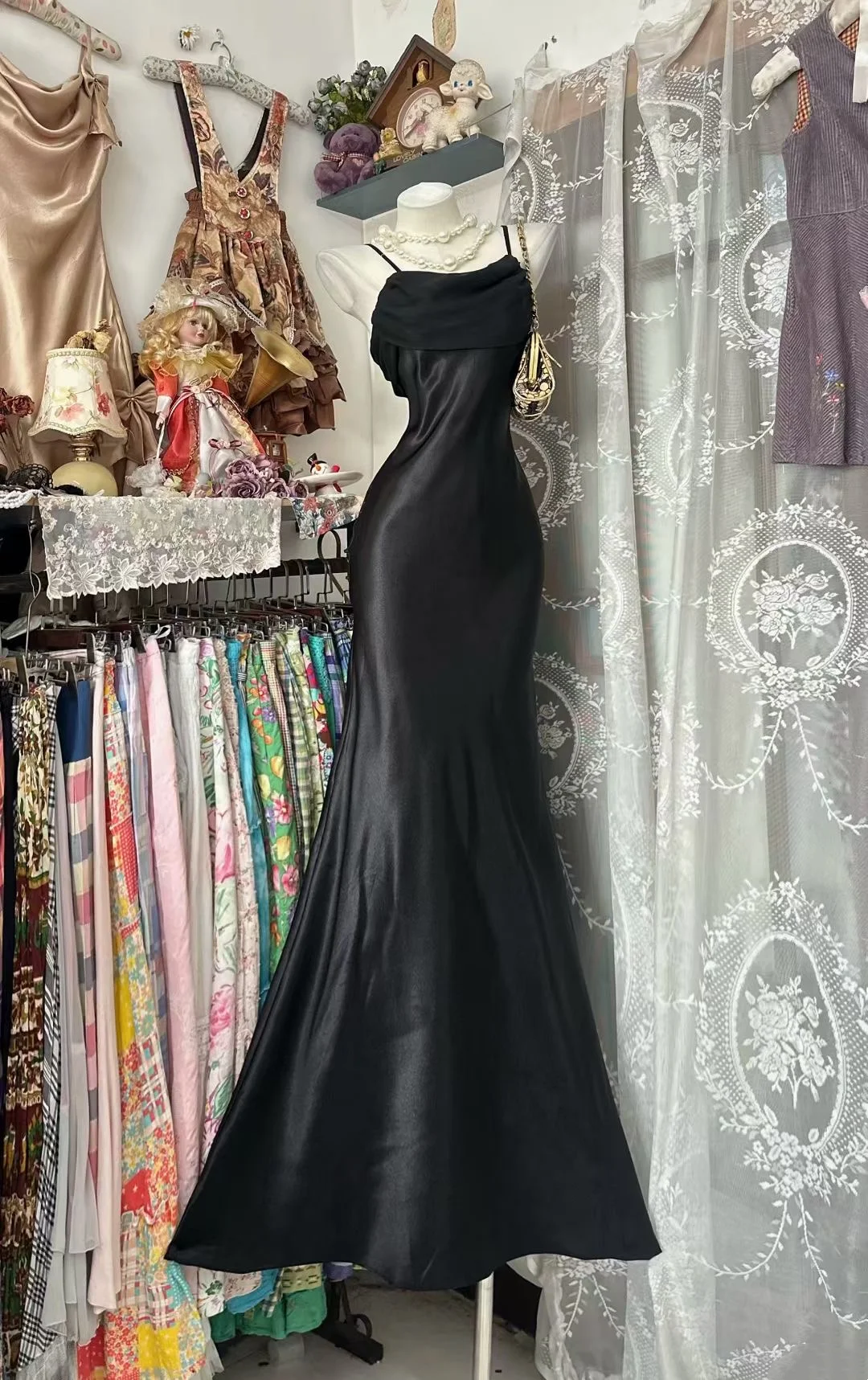 Spaghetti Straps Black Retro Prom Dress Mermaid Satin Evening Dress