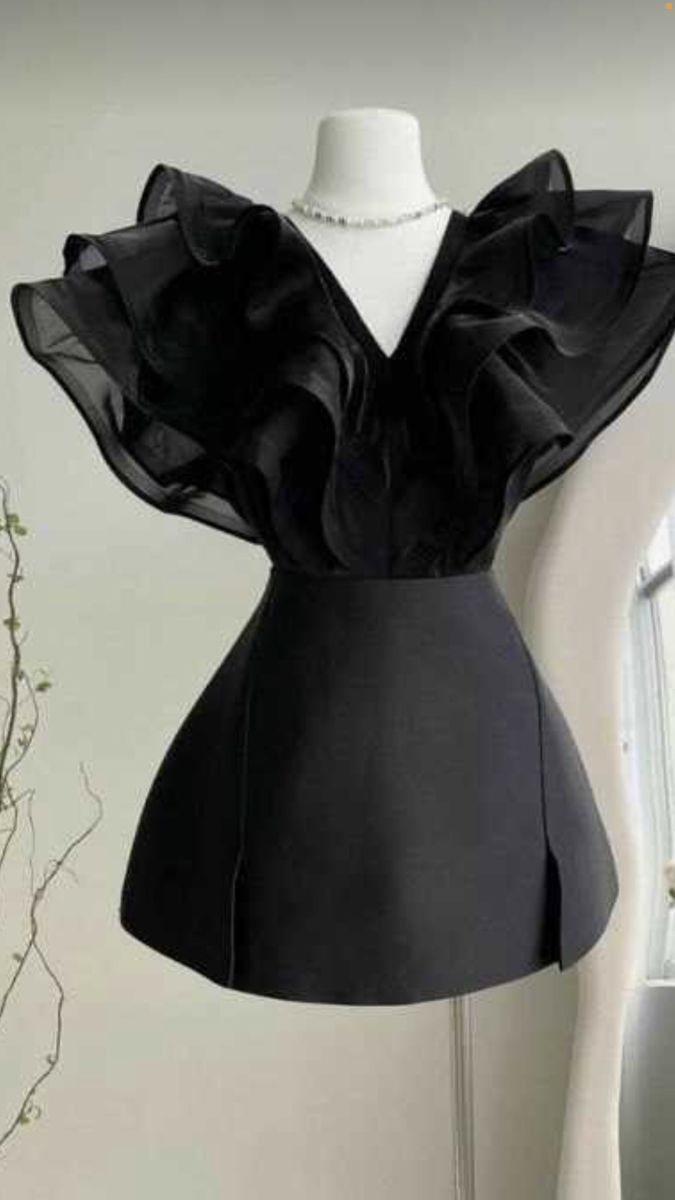 Chic V-Neck Organza Satin Black A-Line Short Homecoming Dress Birthday Outfits - FashionDia