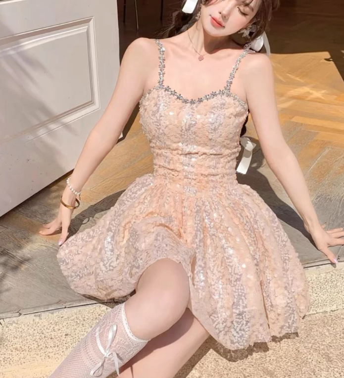 Charming Spaghetti Straps Lace Beaded A-Line Short 16th Birthday Outfits Formal Homecoming Dress - FashionDia