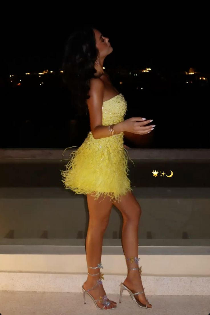 Pretty Strapless Sequin Feathers Sheath Short Prom Dress Yellow Formal Graduation Homecoming Dress D679