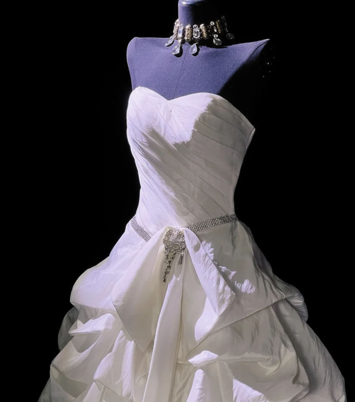 Gorgeous Strapless Satin Lace Pleated White Formal Wedding Dress Long Bridal Dress