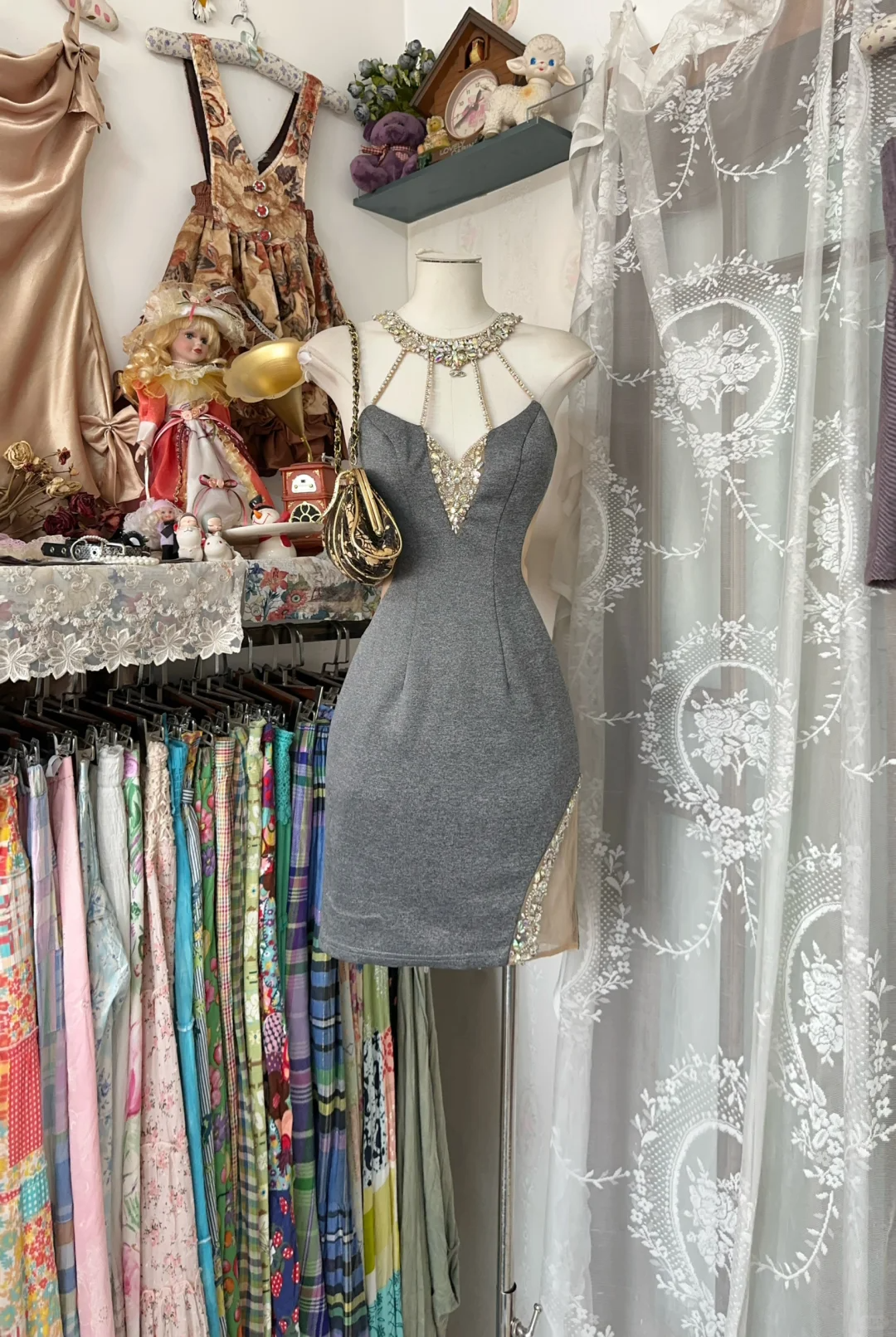Vintage Gray Sleeveless Satin Beaded Sheath Cocktail Dress Mini Homecoming Dress
