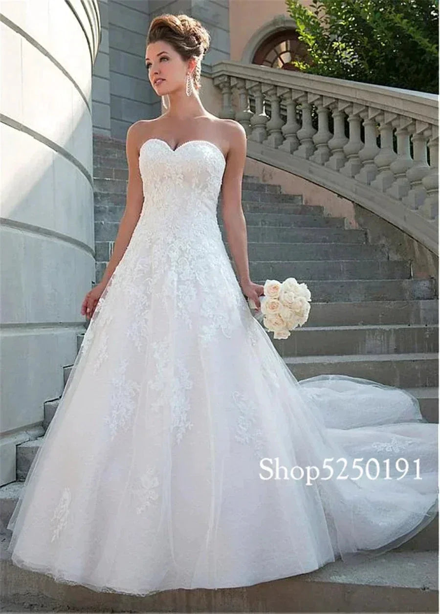 Lace Sweetheart Neckline A-line Wedding Dress Strapless Crystals Bridal Gowns robe de mariee princesse de luxe (ZD13289)