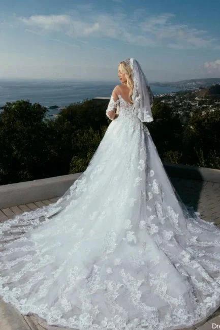 Long Sleeves Sweetheart A-Line Princess Wedding Dress with Lace (ZD15720)