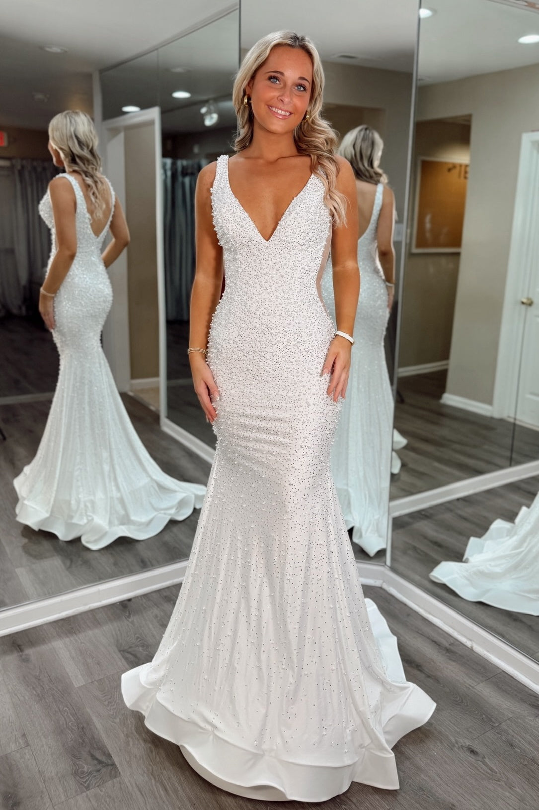 Luxurious Mermaid V Neck Pink Long Prom Dress with Pearls