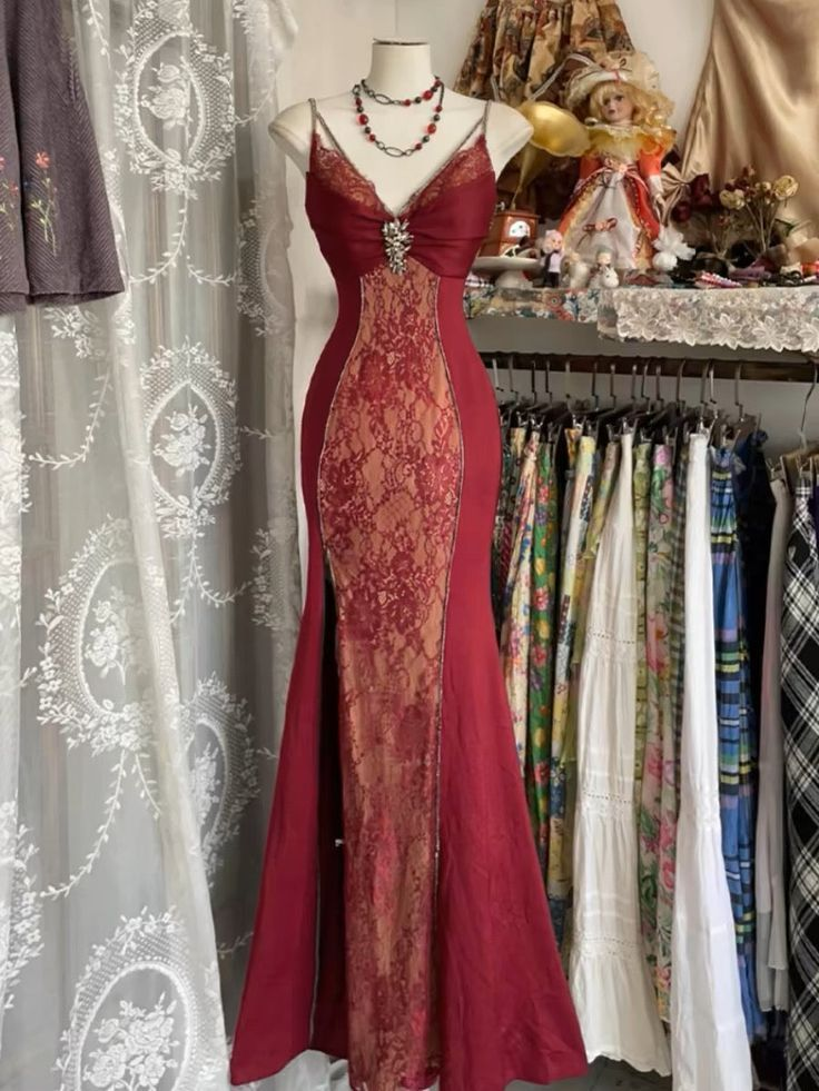 Retro Lace Burgundy Long Prom Dress Mermaid Evening Party Gown