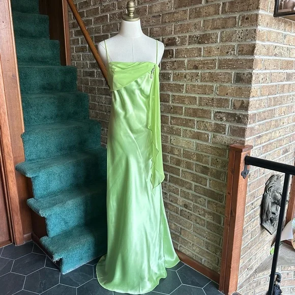 Simple Green Satin Chiffon Evening Dress Long Prom Dress Y8201 - View 5 | VelvetHem