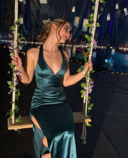 Vintage Green Slit Evening Dress Backless Prom Dress Y7782 - VelvetHem