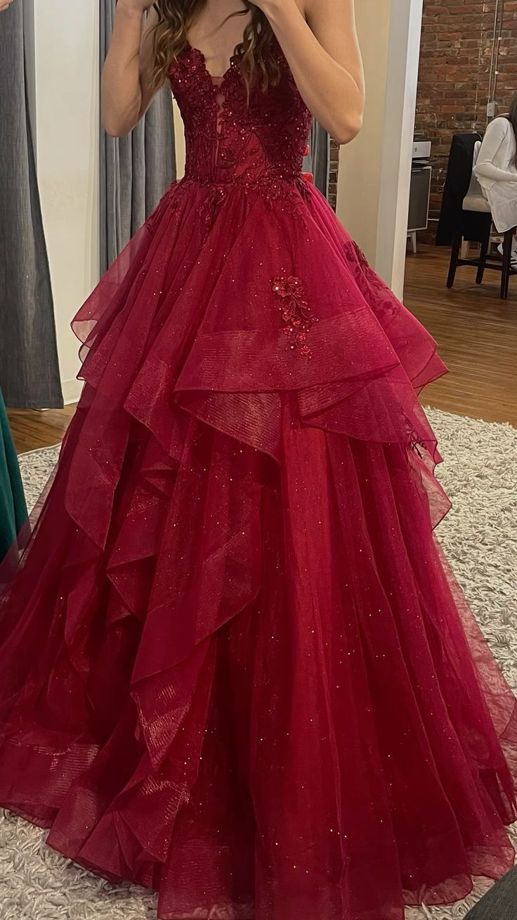 Shiny Spaghetti Straps Burgundy Tulle Sequin Appliques Long Party Gown Evening Dress